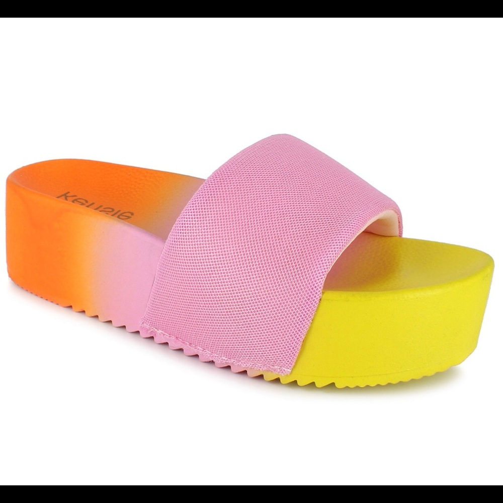 NEW Kensie Pool Slide Sandal…SIZE 8M